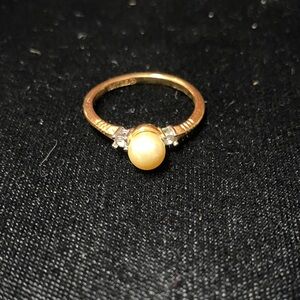 Vintage 18KT. G.E. Marked Gold Pearl crystal Ring